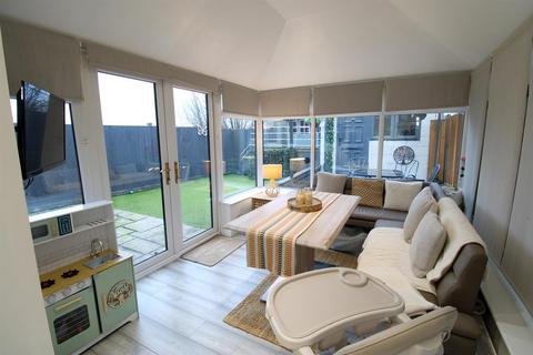 3 bedroom detached house for sale, School Lane, Ponciau, Wrexham