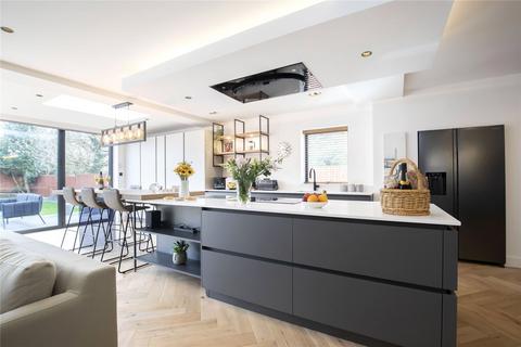 5 bedroom detached house for sale, Walnut Close, Cheltenham, Gloucestershire, GL52