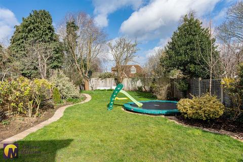 undefined, CHAIN FREE - Fishers Mead, Puckeridge