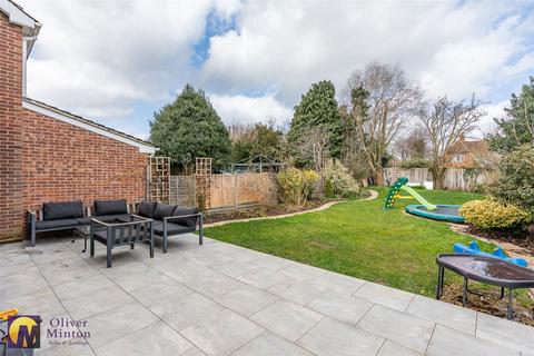 undefined, CHAIN FREE - Fishers Mead, Puckeridge