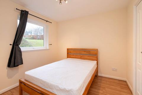 2 bedroom flat to rent, North Werber Place, Edinburgh,