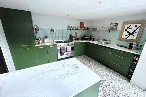 4 bedroom end of terrace house to rent, Prices Avenue, Margate, CT9