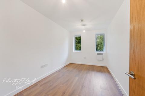 Meath Crescent, LONDON