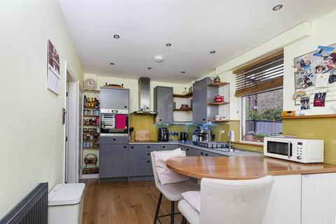 3 bedroom end of terrace house for sale, Carr Street, Huddersfield HD3