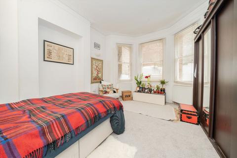 2 bedroom flat to rent, Nevern Mansions, London SW5