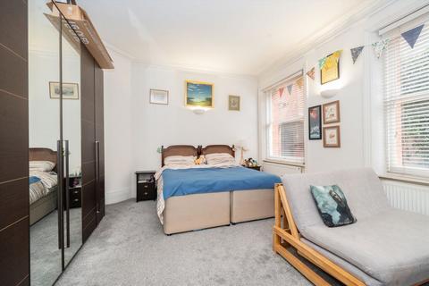 2 bedroom flat to rent, Nevern Mansions, London SW5