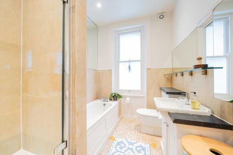 2 bedroom flat to rent, Nevern Mansions, London SW5