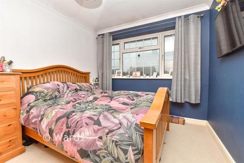 3 bedroom end of terrace house for sale, Church Lane, Newington, Kent