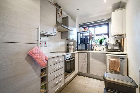 2 bedroom flat for sale, The Tudors, Lode Lane, Solihull