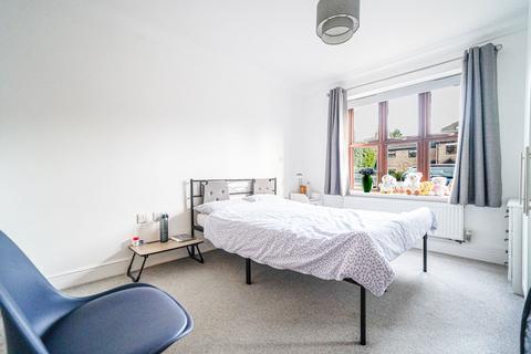 2 bedroom flat for sale, The Tudors, Lode Lane, Solihull