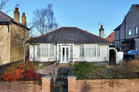 2 bedroom bungalow for sale - Marlowe Road, Wallasey, Merseyside, CH44