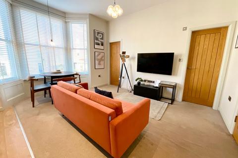 1 bedroom flat for sale, Skippers rest, 128 North Marine Road, Scarborough. YO12 7HZ