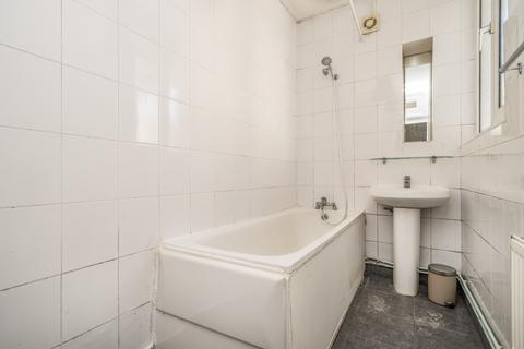 3 bedroom maisonette to rent, Canrobert Street, London, E2