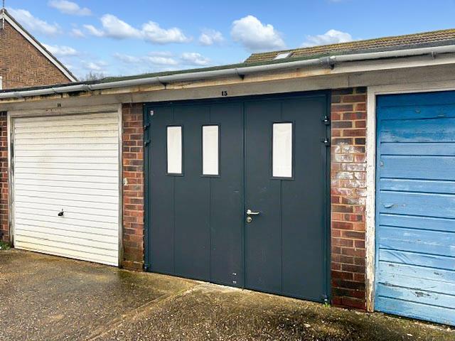 Garage Guildford Road (1).jpg