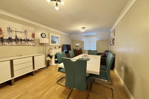 2 bedroom flat to rent, Yew Tree Lane, Solihull B91