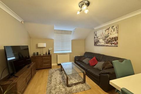 2 bedroom flat to rent, Yew Tree Lane, Solihull B91