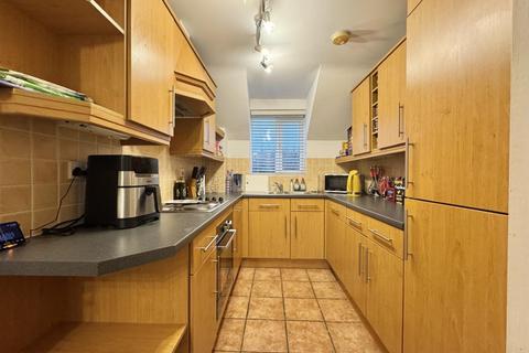 2 bedroom flat to rent, Yew Tree Lane, Solihull B91
