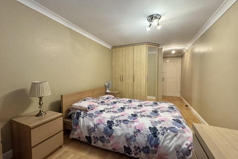 2 bedroom flat to rent, Yew Tree Lane, Solihull B91