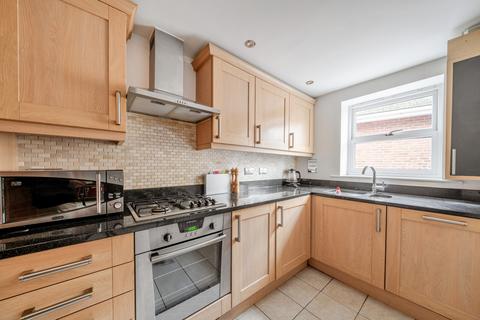 undefined, Pendenza, Cobham, KT11