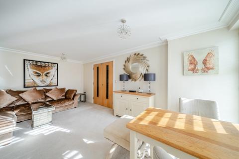 undefined, Pendenza, Cobham, KT11