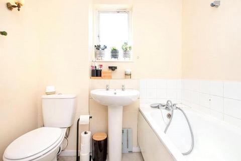 1 bedroom flat for sale, Glimpsing Green, Erith, DA18