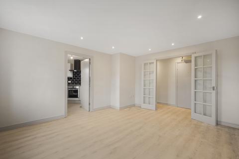 2 bedroom flat to rent, Greenwood Avenue, Enfield EN3