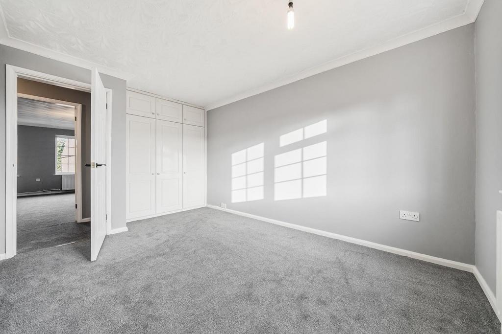 MASTER BEDROOM.jpg