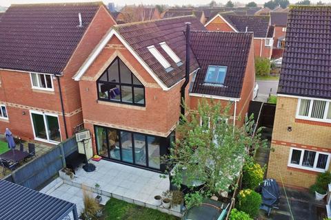 4 bedroom detached house for sale, Swallow Court, St. Neots PE19