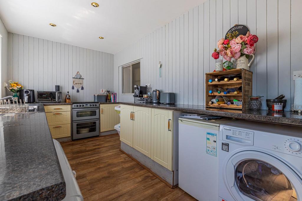 Cae Glas Avenue 9-18.jpg