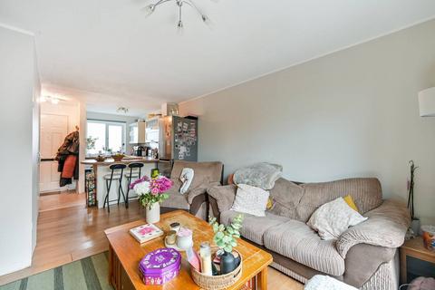 undefined, Linslade Close, Hounslow, TW4