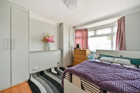 undefined, Cambridge Close, Hounslow, TW4