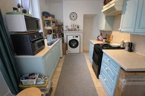 3 bedroom terraced house to rent, St. Leonards Road, Northampton