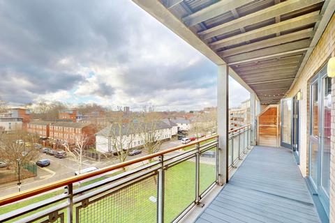2 bedroom apartment to rent, Hackney, London E5
