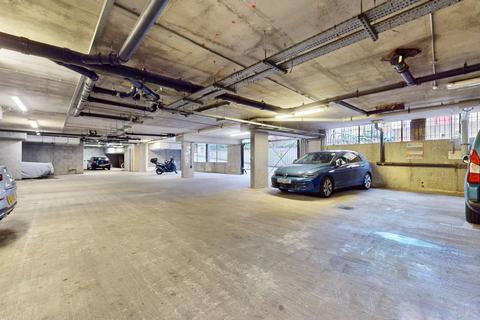 2 bedroom apartment to rent, Hackney, London E5