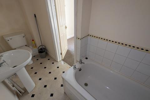 1 bedroom flat to rent, High Street, Dover, Kent, CT16