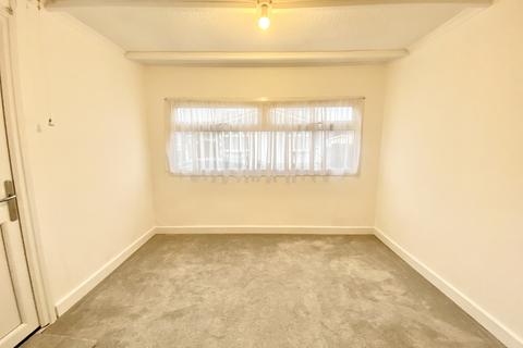 2 bedroom park home for sale, Central Drive, Oaktree Park, St Leonards, Ringwood, Hants