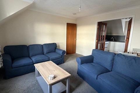 2 bedroom flat to rent, Chalmers Brae