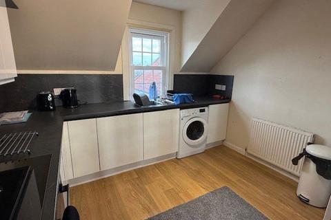 2 bedroom flat to rent, Chalmers Brae