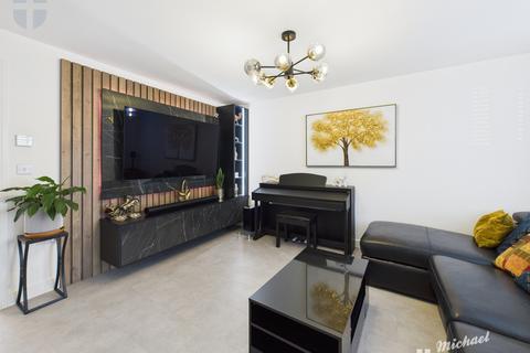 4 bedroom end of terrace house to rent, Brewster Lane, Weston Turville, Aylesbury, Buckinghamshire