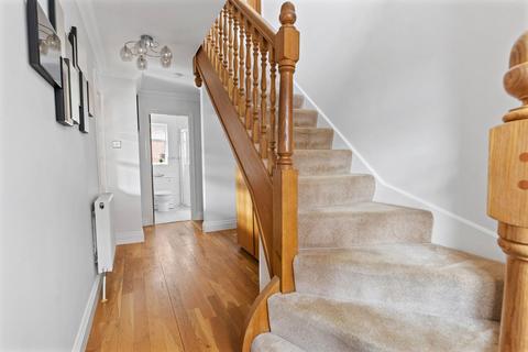 5 bedroom detached house for sale, Oak Close, Crawley RH10