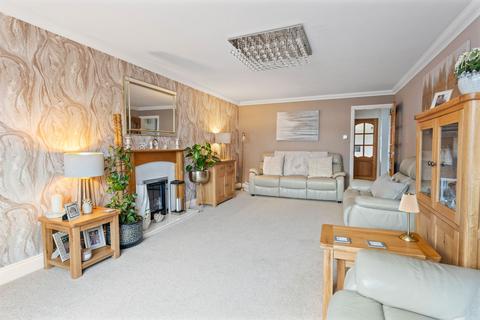 5 bedroom detached house for sale, Oak Close, Crawley RH10