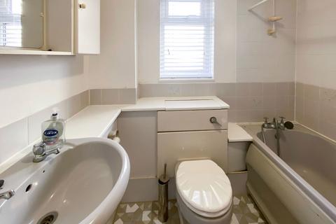 1 bedroom flat for sale, Longacre Road, Ashford TN23