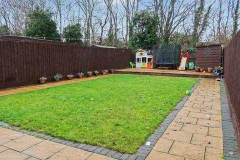 3 bedroom semi-detached house for sale, Sussex Drive, Banbury