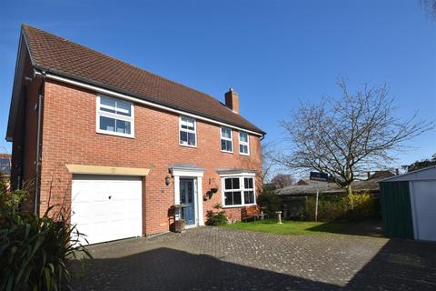 4 bedroom detached house for sale, Captains Close, Goole
