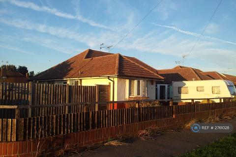 2 bedroom bungalow to rent, The Warren Drive, Westgate-On-Sea, CT8