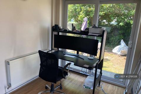 2 bedroom bungalow to rent, The Warren Drive, Westgate-On-Sea, CT8