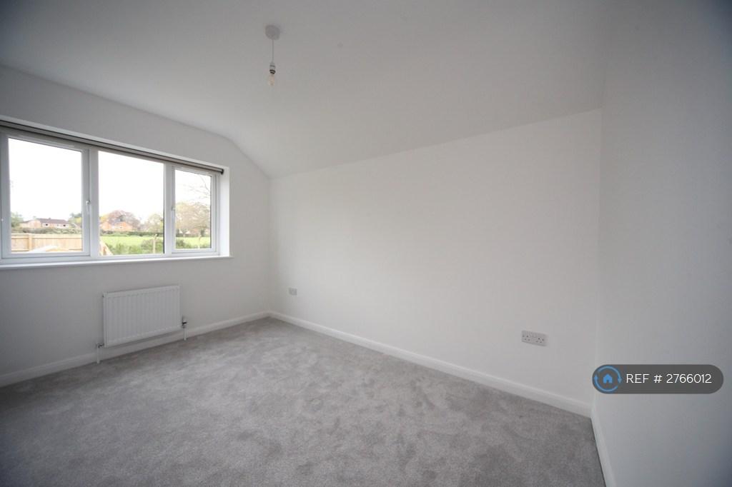 Bedroom 2 (Small Double)