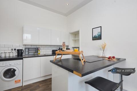 2 bedroom flat to rent, Blenheim Terrace, Leeds, LS2