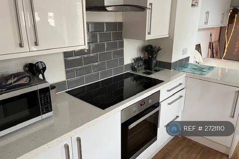 1 bedroom in a house share to rent, Kingshill Road, Swindon, SN1