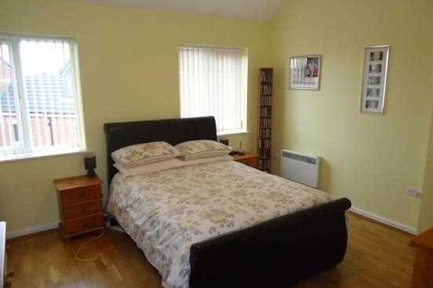 2 bedroom apartment to rent, Gospel Farm Road, Acocks Green, Birmingham